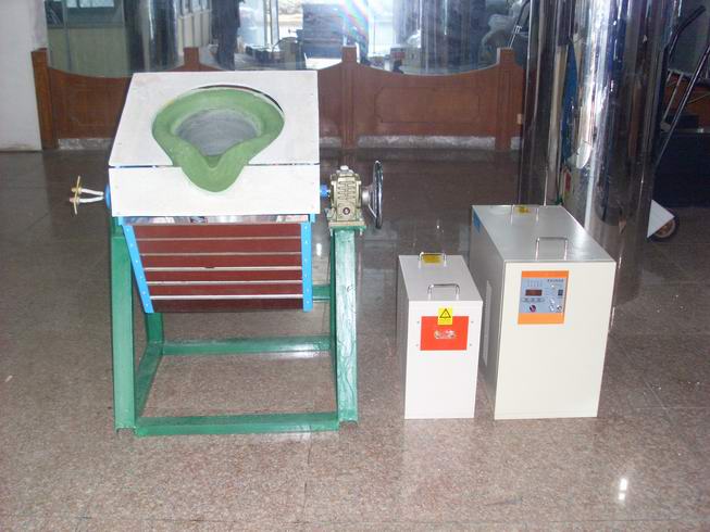 山西有色金屬熔煉爐 教新節(jié)能省電熔鋅爐